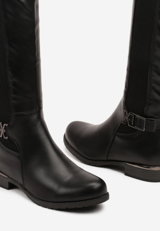 Czarne Płaskie Kozaki w Stylu Muszkieterek z Ozdobną Klamrą Annelis