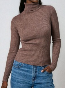 Prążkowany sweter - brązowy