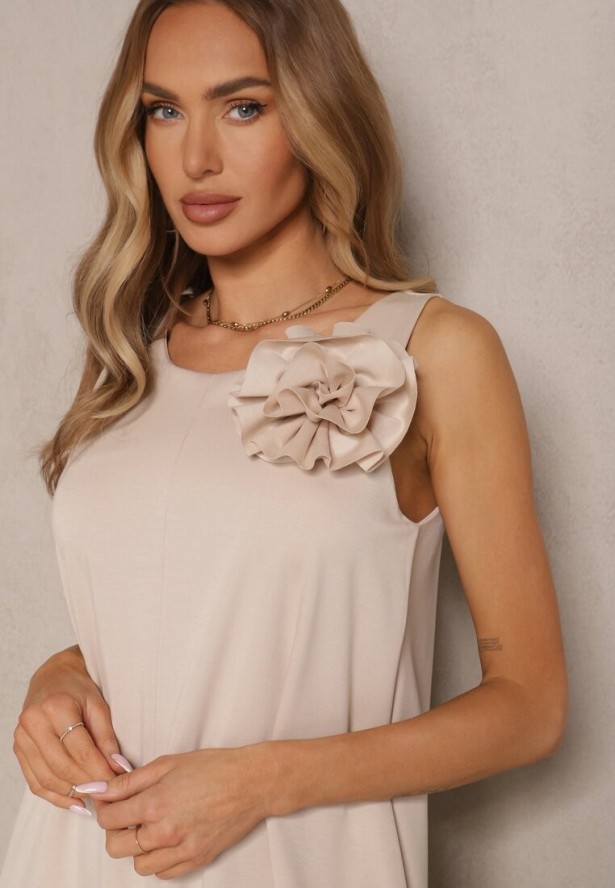 Beżowy Kombinezon z Wiskozą Ozdobiona Kwiatem Broszką 3D Solio