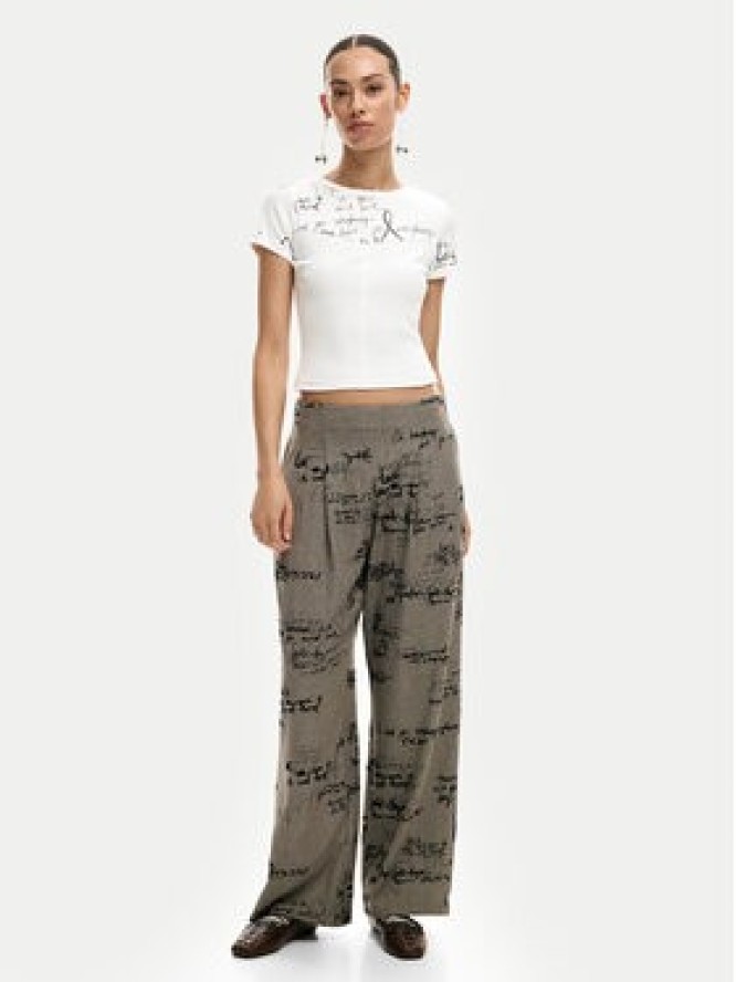 Desigual T-Shirt Helsinki 26SWTK10 Écru Slim Fit