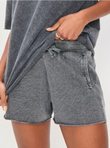 Szorty dresowe z efektem sprania - szary