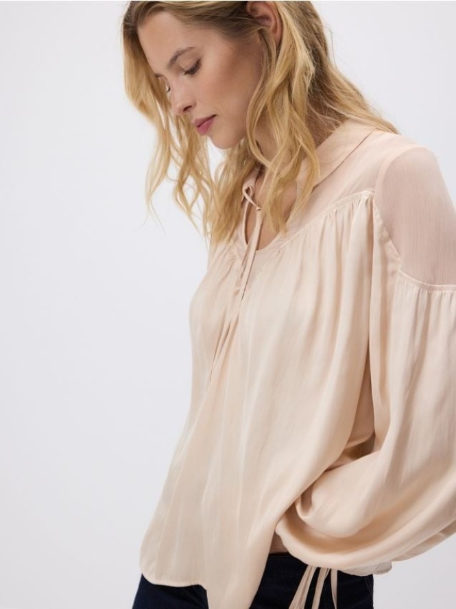 Bluzka z bufiastymi rękawami - złamana biel