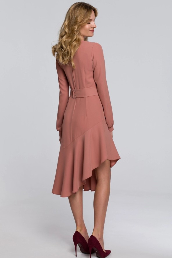 Asymetryczna sukienka z falbaną w stylu flamenco