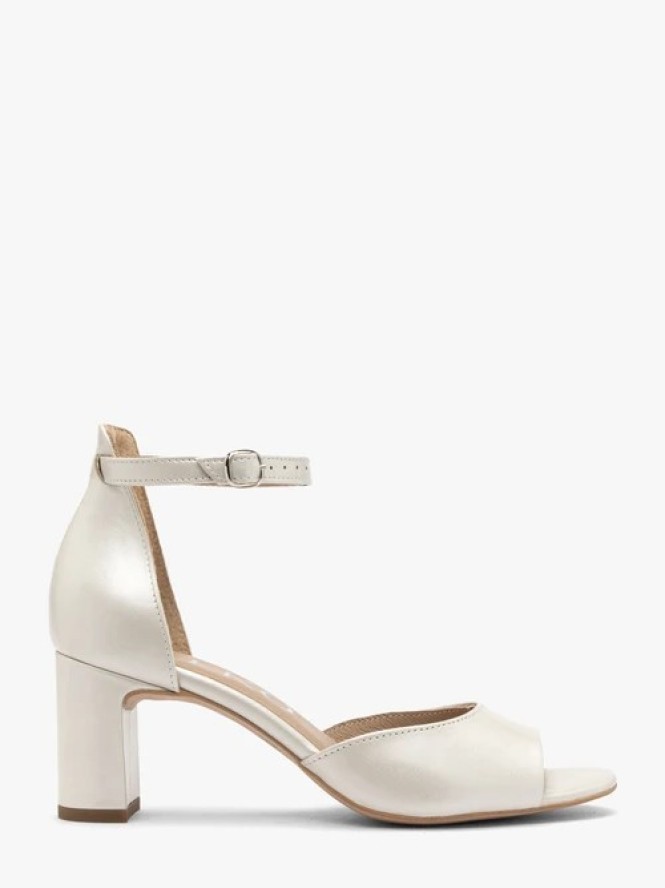 Perłowe sandały damskie na klocku