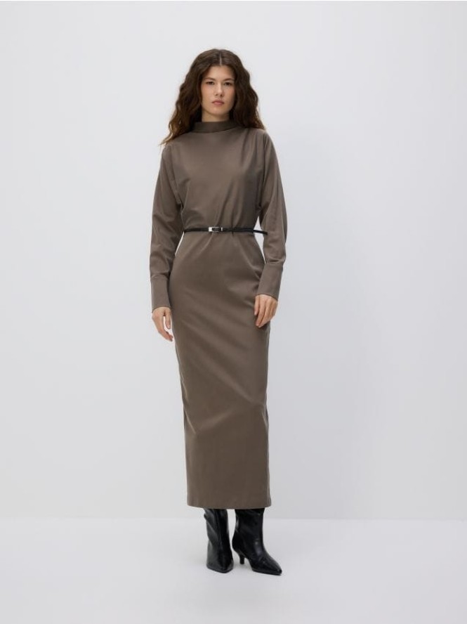 Sukienka z paskiem - beżowy