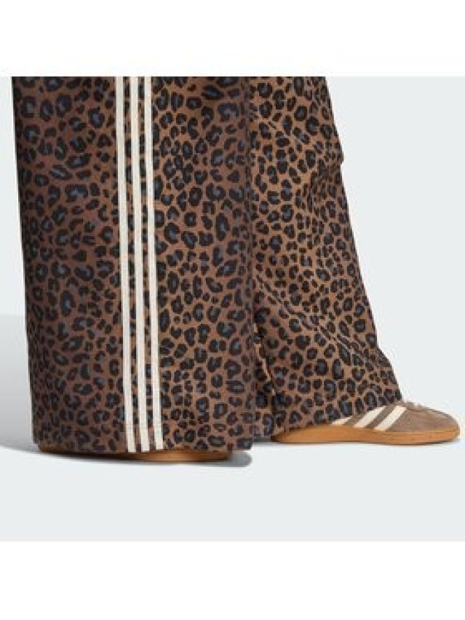 adidas Spodnie dresowe Leopard Firebird JW7302 Brązowy Wide Leg