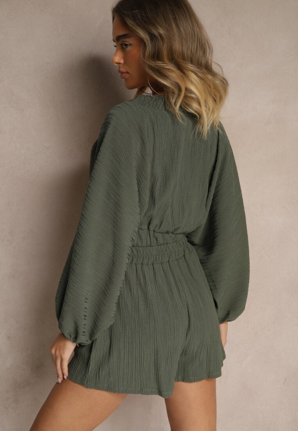 Ciemnozielony 2-Częściowy Komplet Bluzka z Głębokim Dekoltem Szorty z Gumką w Talii Gemvia