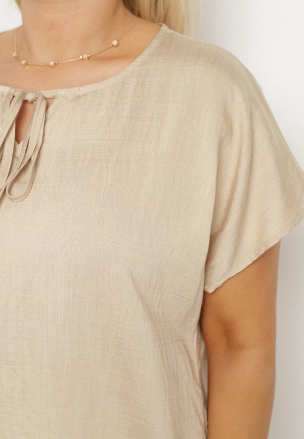 Ciemnobeżowa Bluzka z Wiskozą Wiązana przy Dekolcie Dovarelle