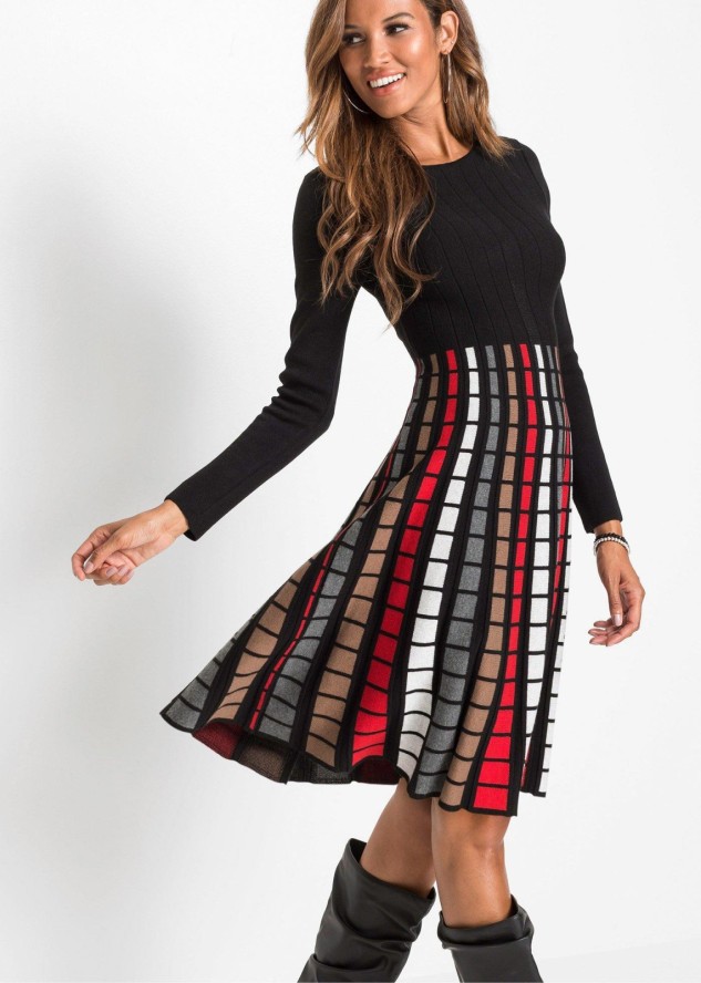 Sukienka dzianinowa w kratę