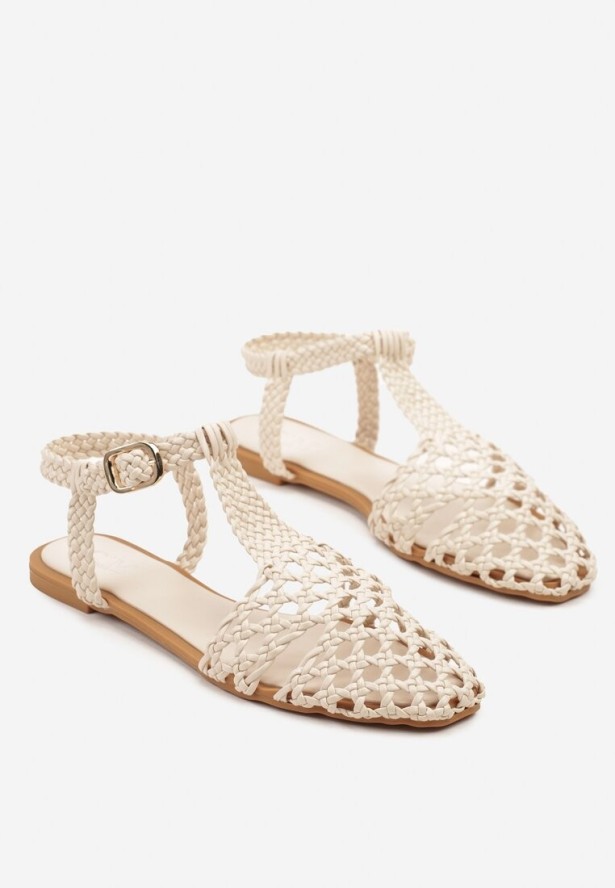 Beżowe Sandały Ozdobione Szydełkowym Wzorem Linaritia