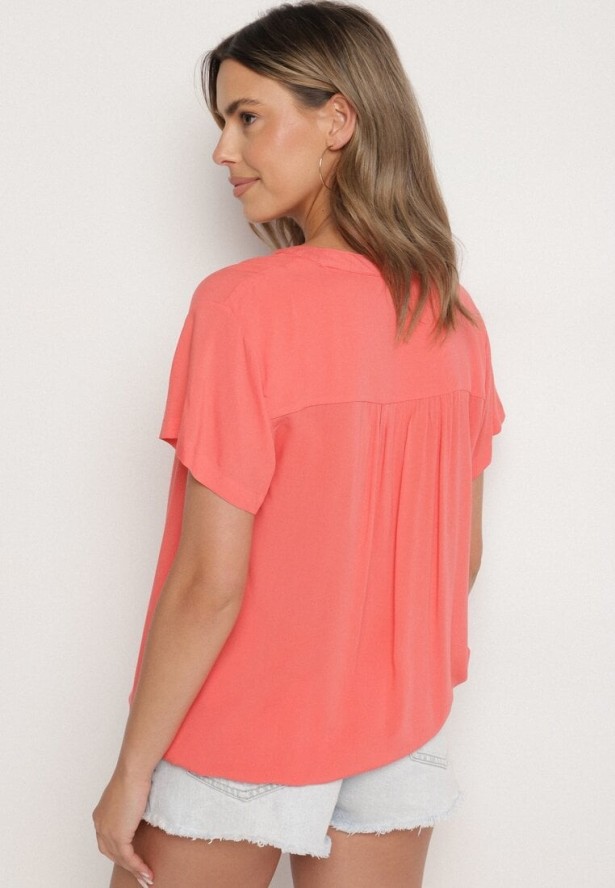 Różowa Wiskozowa Bluzka z Trójkątnym Dekoltem Adnoria