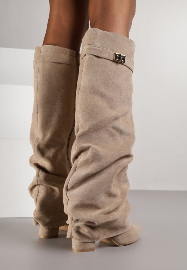 Ciemnobeżowe Marszczone Kozaki na Słupkowym Obcasie z Wywiniętą Cholewką Runella