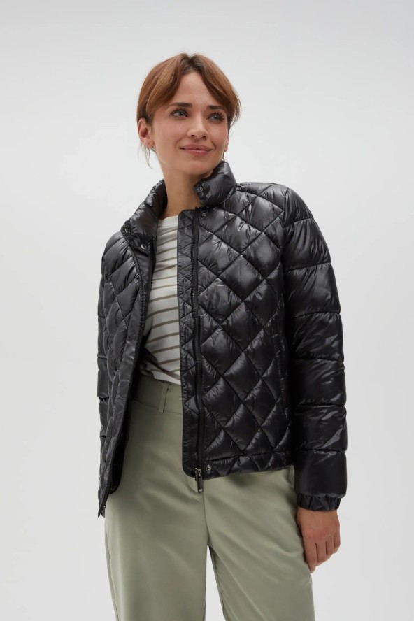 Krótka, pikowana kurtka czarna
