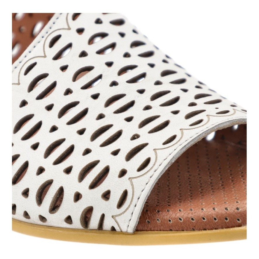 Sandały damskie Artiker, eleganckie ze skóry naturalnej wsuwane na płaskim obcasie, białe, 56C2549