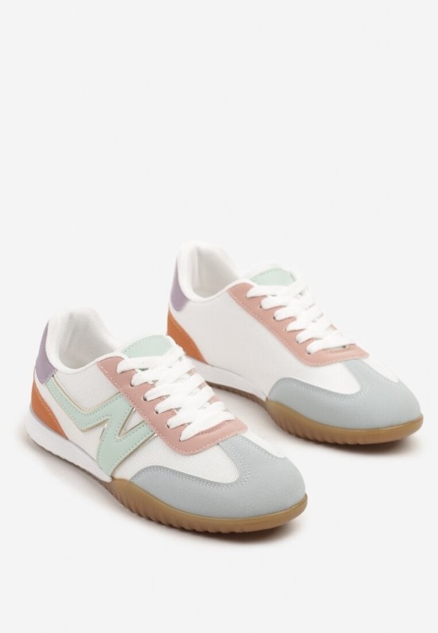 Biało-Niebieskie Sneakersy w Stylu Tenisówek Ozdobione Naszywką Tanelis