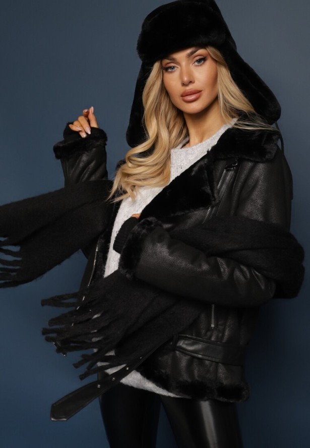 Czarna Kurtka Biker z Ozdobnym Futerkiem i Paskiem z Klamrą Emaro