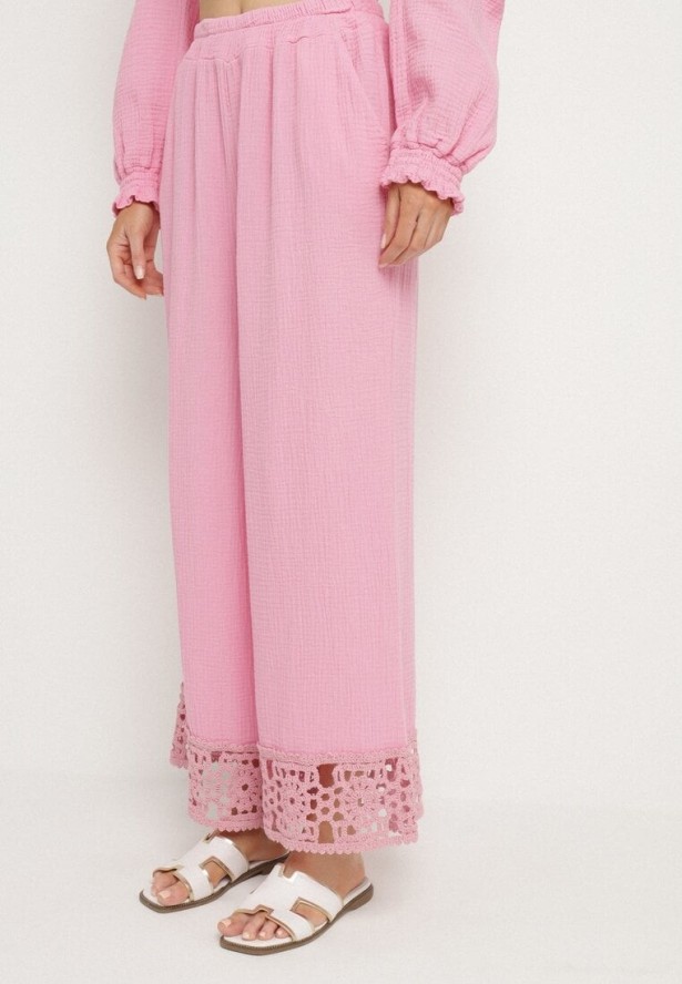 Różowy Bawełniany Komplet z Ażurowymi Zdobieniami Bluzka i Spodnie Palaniela