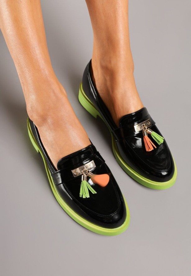 Czarno-Zielone Mokasyny Lakierowane Ozdobione Frędzlami ze Skórzaną Wkładką Ridanitha