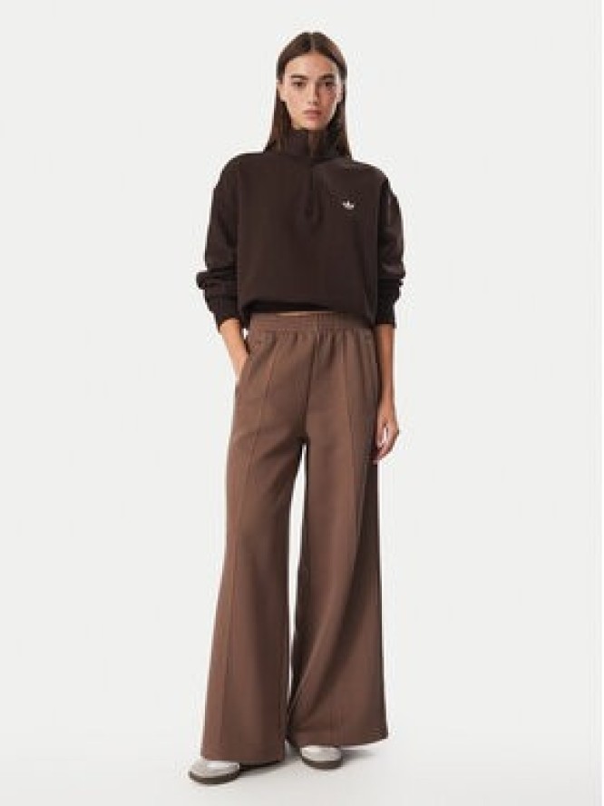 adidas Spodnie dresowe Spacer Tracksuit Bottoms KZ2199 Brązowy jasny Relaxed Fit