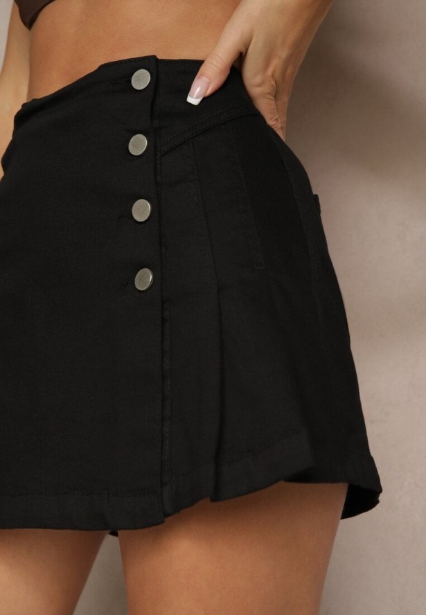 Czarne Spódnico-Szorty z Jeansu z Ozdobnymi Guzikami Viviellae