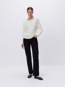 Sweter z wiskozą - kremowy