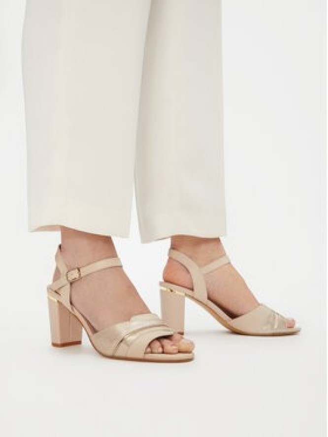 Lasocki Sandały WYL3858-1Z Beżowy