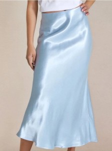 Gładka wiskozowa spódnica o satynowym wykończeniu - błękitny