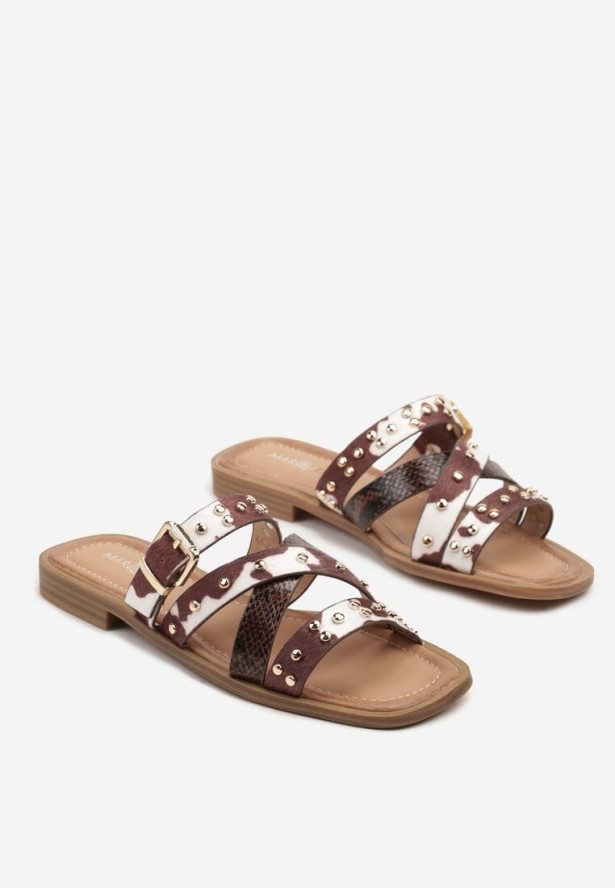 Brązowo-Białe Klapki w Łaty z Klamrami i Nitami Ronessae