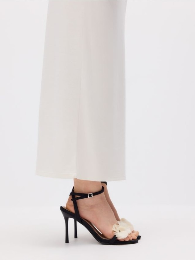 Sandały na szpilce - czarny