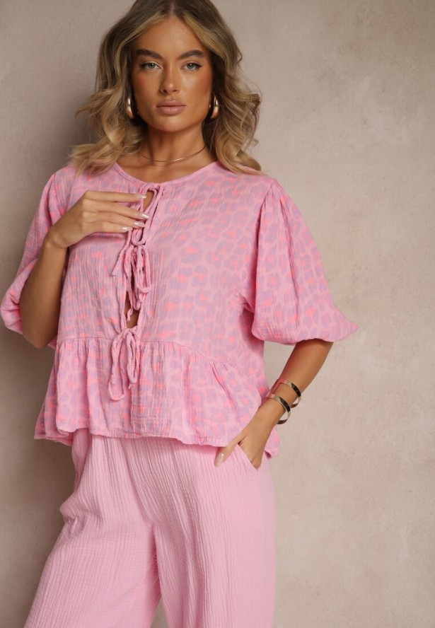 Różowa Bluzka z Bawełny w Prążki Zdobiona Wiązaniem i Falbaną Farettia