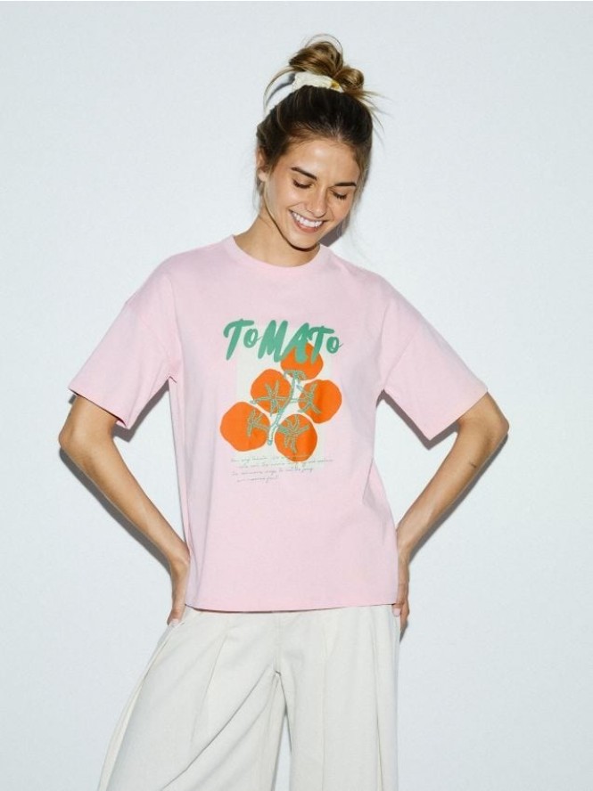 T-shirt oversize z nadrukiem - różowy