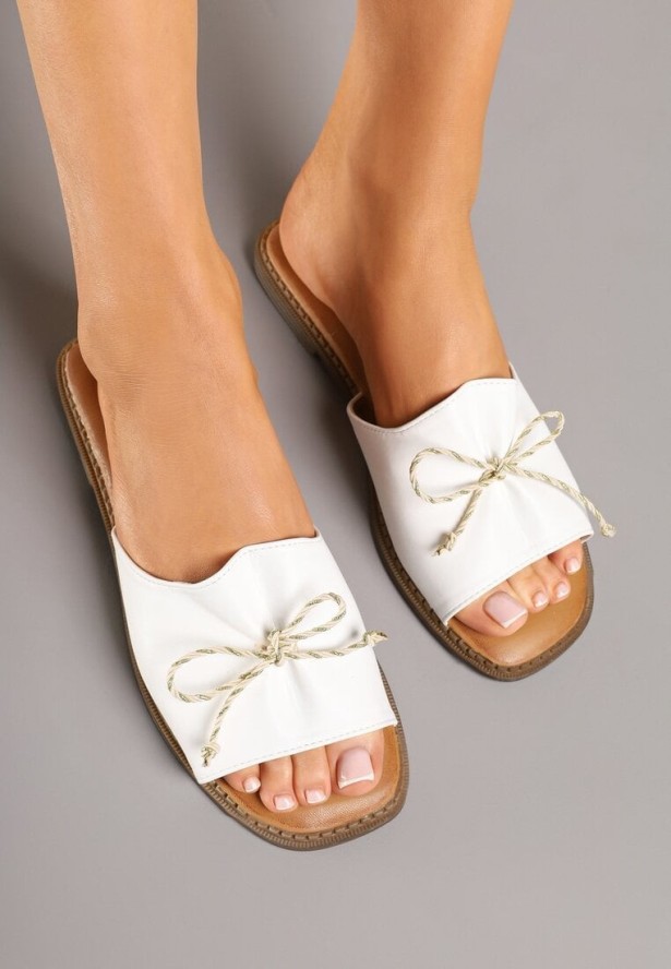 Białe Klapki w Minimalistycznym Stylu Zdobione Kokardką Paniffia