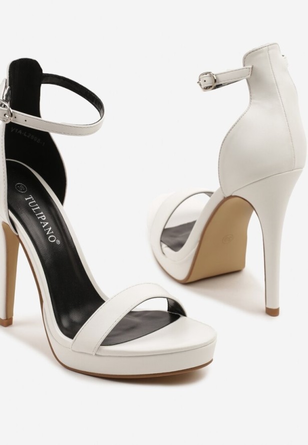 Białe Sandały na Szpilce i Platformie Ozdobione Paskiem przy Kostce Napira