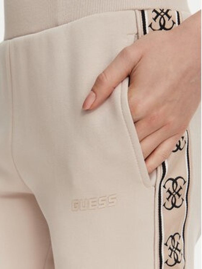 Guess Spodnie dresowe V2YB15 KB3P2 Beżowy Regular Fit