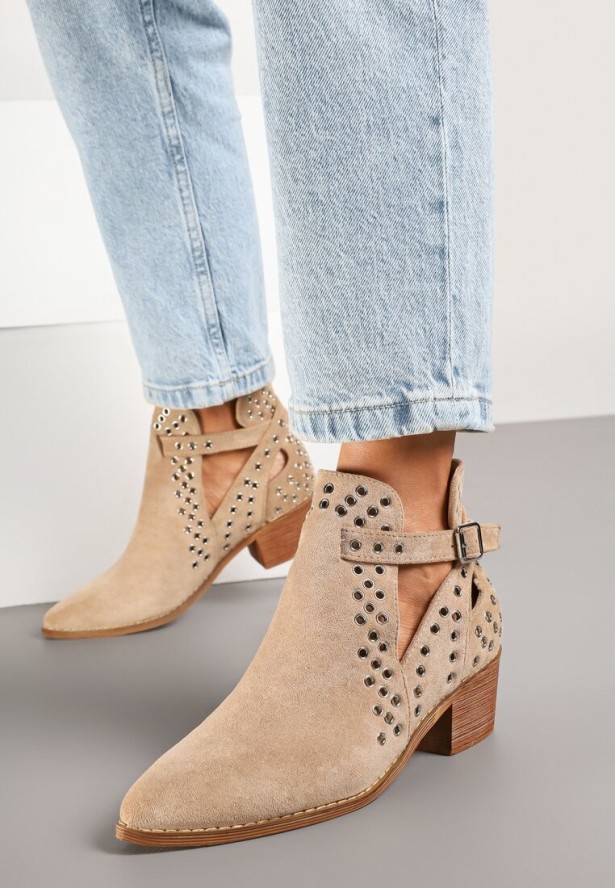 Beżowe Botki Vices na Słupku w Stylu Kowbojek z Metalicznymi Aplikacjami i Wycięciami Virori