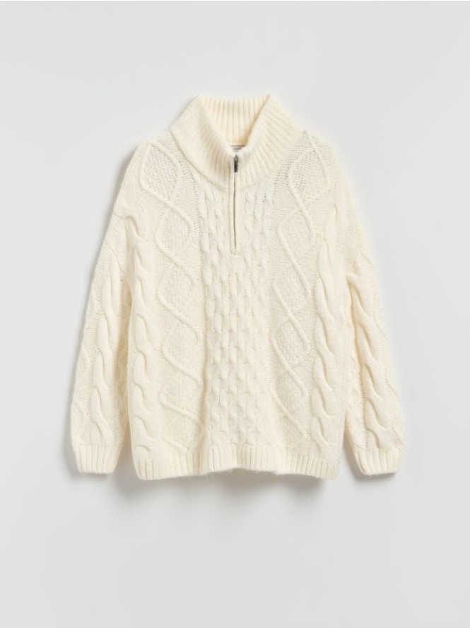 Sweter z ozdobnym splotem - złamana biel