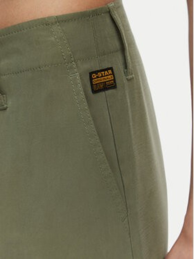 G-Star Raw Szorty materiałowe Bermuda Cargo D29016-D522 Zielony ciemny Relaxed Fit