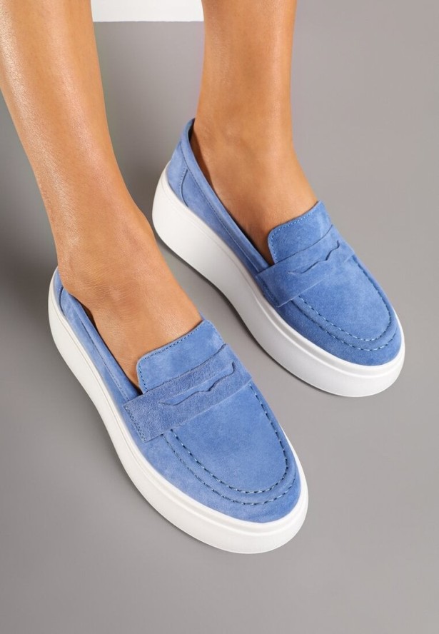 Granatowe Skórzane Mokasyny na Grubej Podeszwie z Ozdobnym Paskiem Eleariel