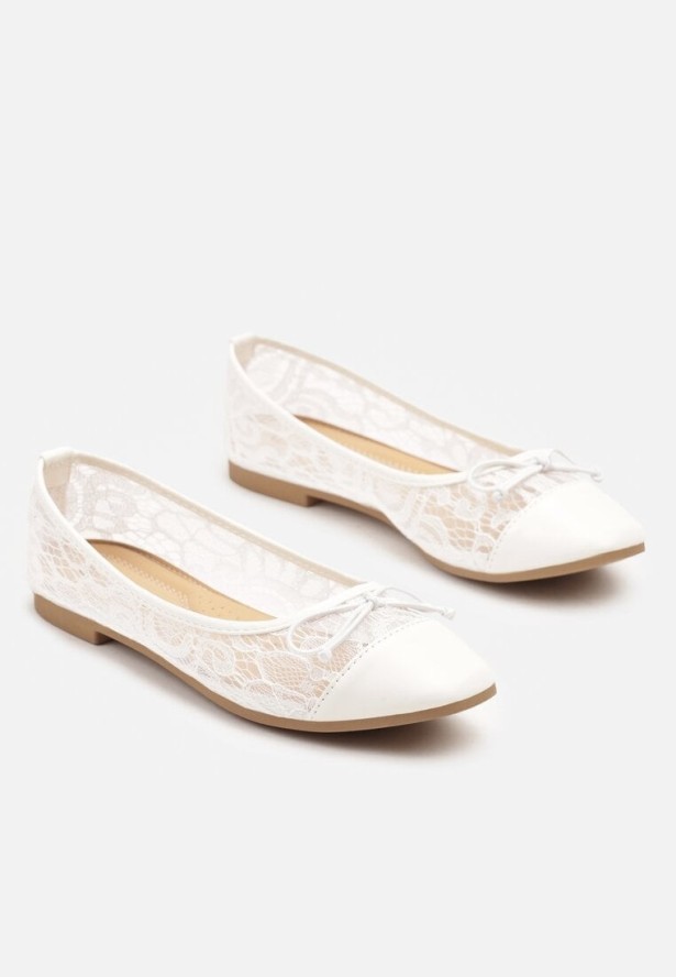 Białe Balerinki Vices z Koronki Zdobione Kokardką Desanise