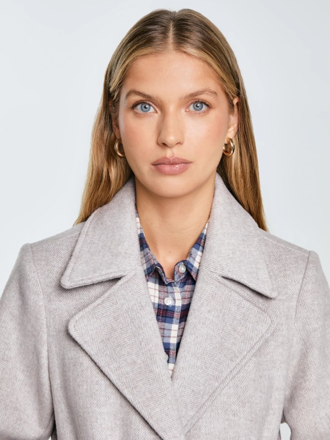 Płaszcz damski z wełną z paskiem beżowy Ksenia 801