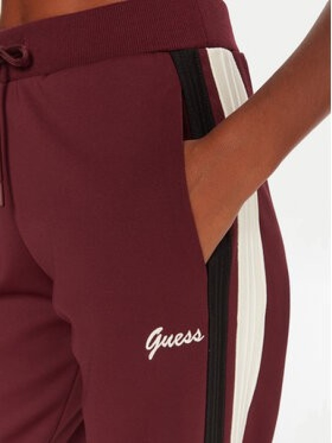 Guess Spodnie dresowe V5BB02 KCX22 Bordowy Regular Fit