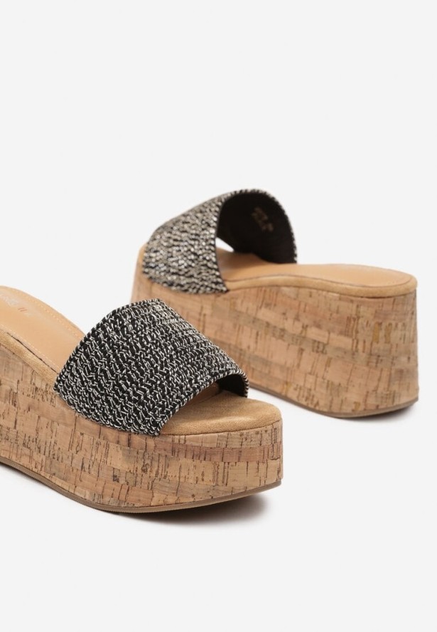 Czarne Klapki na Platformie i Koturnie z Plecionym Paskiem Eliseny