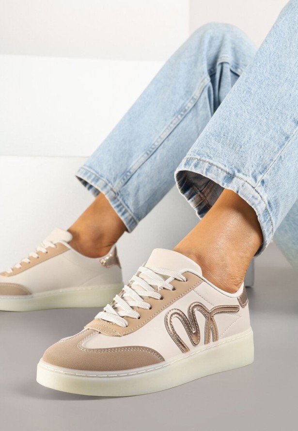 Ciemnobeżowe Sneakersy w Stylu Kultowych Tenisówek Zdobione Aplikacją Zillifia