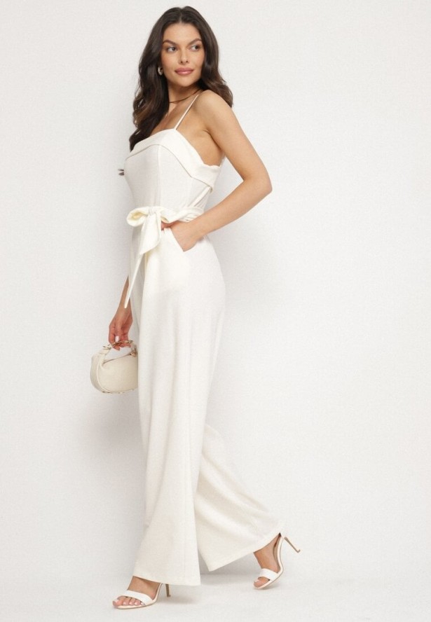 Jasnobeżowy Kombinezon Ozdobiony Paskiem z Szerokimi Nogawkami Deolise