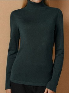 Golf z wiskozą i ozdobnymi guzikami - zielony