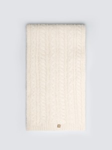 Szalik damski z dekoracyjnym splotem kremowy Caroles 103