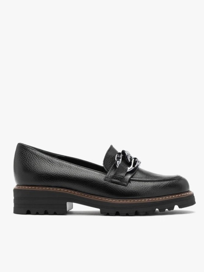 Czarne mokasyny z ozdobnym łańcuchem