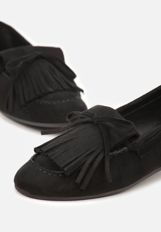 Czarne Mokasyny z Kokardą i Frędzlami Ivandellia