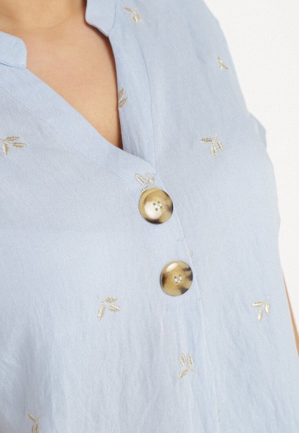 Jasnoniebieska Bawełniana Tunika z Ozdobnymi Guzikami i Naszywkami Sovozi