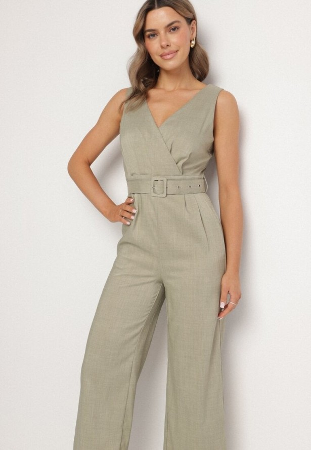 Jasnozielony Kombinezon Taliowany z Kopertowym Dekoltem i Paskiem z Klamrą Ronivae